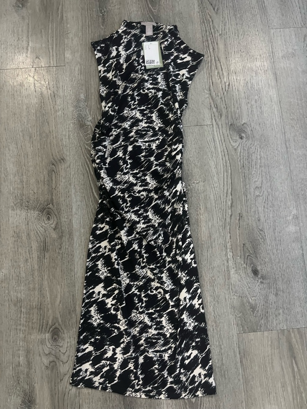 H&M Black and White Sleeveless Patterned Maxi Dress